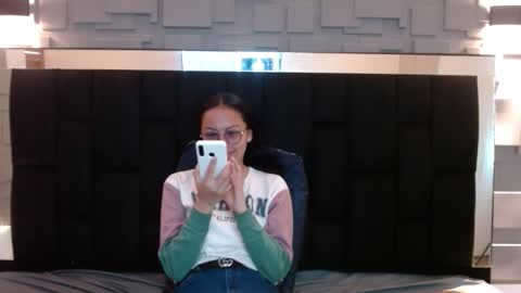 Katalina online show from 10/07/25, 03:09