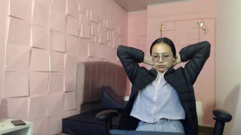 Katalina online show from 12/01/25, 01:49