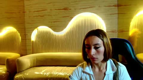 Snapshot of katalina_r chatting on 05/17/26, 12:34 Katalina online show from 05/17/26, 12:34