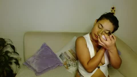 Snapshot of katalina_sexygirl chatting on 05/27/26, 02:52 Katalina online show from 05/27/26, 02:52