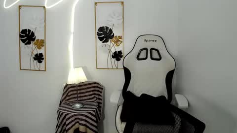 kataluna_hugecock69 online show from 02/23/26, 09:06