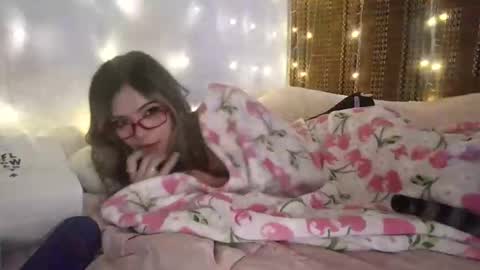 Snapshot of katarina4love chatting on 05/13/26, 06:11 katarina4love online show from 05/13/26, 06:11