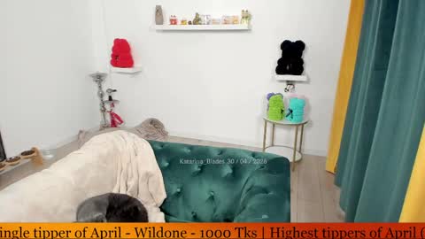 Snapshot of katarina_blades chatting on 04/30/26, 08:57 online show from 04/30/26, 08:57