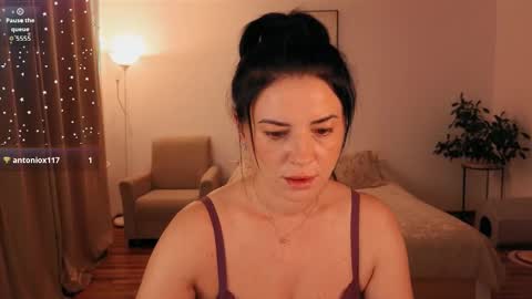 kate124680 online show from 11/11/25, 10:54