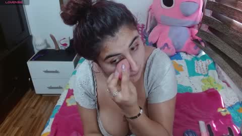 Snapshot of kate_bella chatting on 12/04/24, 02:59 katerine online show from 12/04/24, 02:59