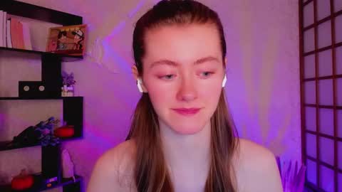 Snapshot of kate_cuddle chatting on 12/18/24, 02:10 Kate online show from 12/18/24, 02:10