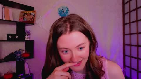 Snapshot of kate_cuddle chatting on 12/19/24, 05:18 Kate online show from 12/19/24, 05:18