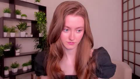 Snapshot of kate_cuddle chatting on 09/09/25, 02:33 Kate online show from 09/09/25, 02:33