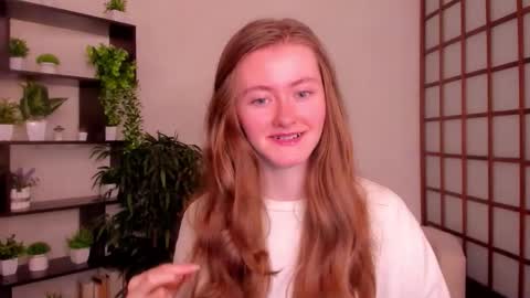 Snapshot of kate_cuddle chatting on 09/16/25, 02:23 Kate online show from 09/16/25, 02:23