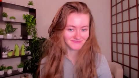 Snapshot of kate_cuddle chatting on 09/17/25, 02:24 Kate online show from 09/17/25, 02:24