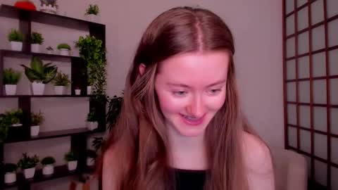 Snapshot of kate_cuddle chatting on 10/09/25, 03:04 Kate online show from 10/09/25, 03:04