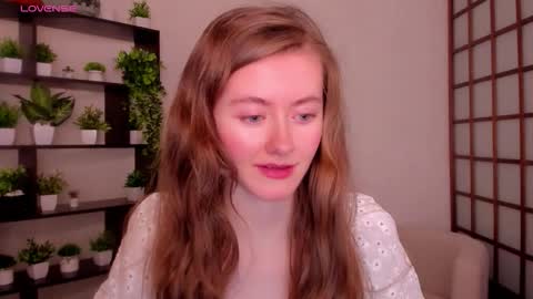Snapshot of kate_cuddle chatting on 10/22/25, 02:45 Kate online show from 10/22/25, 02:45