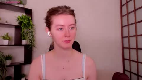 Snapshot of kate_cuddle chatting on 07/07/26, 02:25 Kate online show from 07/07/26, 02:25