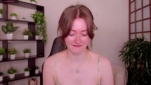 Snapshot of kate_cuddle chatting on 07/17/26, 02:18 Kate online show from 07/17/26, 02:18