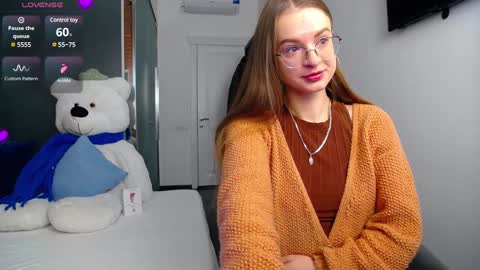 Snapshot of kate_jonson chatting on 12/04/24, 08:01 .Be kind and gentle with me and I will do my best for you. online show from 12/04/24, 08:01