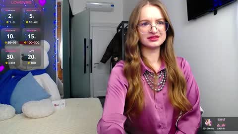 Snapshot of kate_jonson chatting on 12/09/24, 01:24 .Be kind and gentle with me and I will do my best for you. online show from 12/09/24, 01:24