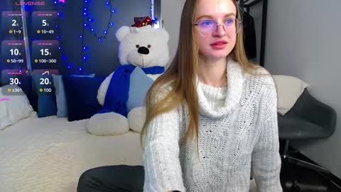 Snapshot of kate_jonson chatting on 12/17/24, 08:23 .Be kind and gentle with me and I will do my best for you. online show from 12/17/24, 08:23