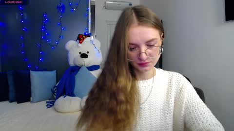 Snapshot of kate_jonson chatting on 12/18/24, 07:58 .Be kind and gentle with me and I will do my best for you. online show from 12/18/24, 07:58