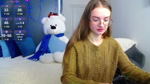 Snapshot of kate_jonson chatting on 12/19/24, 09:18 .Be kind and gentle with me and I will do my best for you. online show from 12/19/24, 09:18