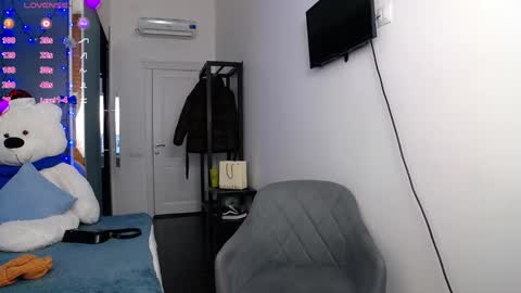 Snapshot of kate_jonson chatting on 01/15/25, 08:30 .Be kind and gentle with me and I will do my best for you. online show from 01/15/25, 08:30