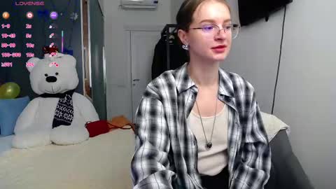 Snapshot of kate_jonson chatting on 02/20/25, 07:23 .Be kind and gentle with me and I will do my best for you. online show from 02/20/25, 07:23