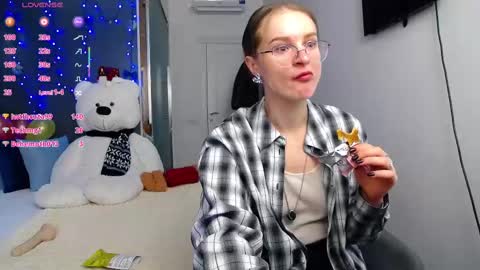 Snapshot of kate_jonson chatting on 02/20/25, 11:20 .Be kind and gentle with me and I will do my best for you. online show from 02/20/25, 11:20