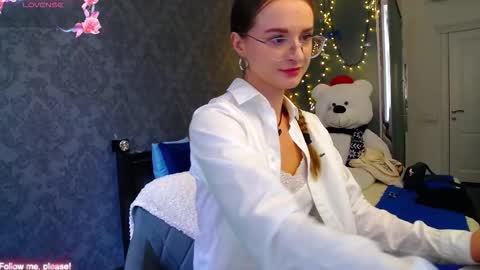 Snapshot of kate_jonson chatting on 09/15/25, 10:26 .Be kind and gentle with me and I will do my best for you. online show from 09/15/25, 10:26