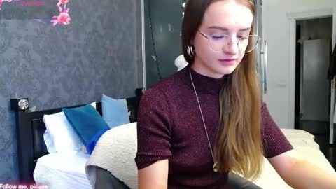 Snapshot of kate_jonson chatting on 09/19/25, 07:10 .Be kind and gentle with me and I will do my best for you. online show from 09/19/25, 07:10
