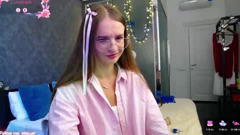 Snapshot of kate_jonson chatting on 09/22/25, 12:18 .Be kind and gentle with me and I will do my best for you. online show from 09/22/25, 12:18