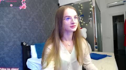 Snapshot of kate_jonson chatting on 09/25/25, 07:01 .Be kind and gentle with me and I will do my best for you. online show from 09/25/25, 07:01