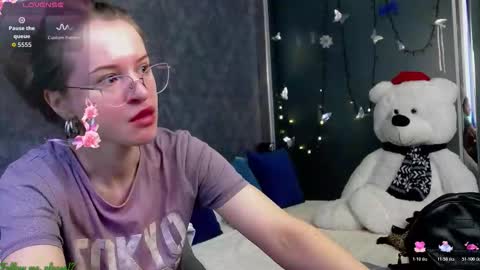 Snapshot of kate_jonson chatting on 10/18/25, 06:48 .Be kind and gentle with me and I will do my best for you. online show from 10/18/25, 06:48