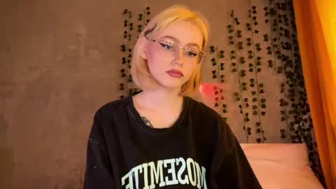 kate_mikki online show from 02/04/26, 05:02