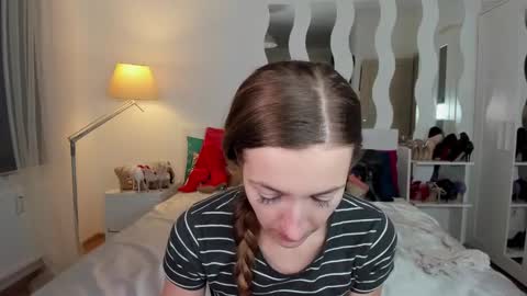 Snapshot of kate_redgar chatting on 02/23/25, 06:01 kate_redgar online show from 02/23/25, 06:01