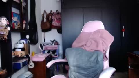 Kateeen18 online show from 12/22/25, 09:56