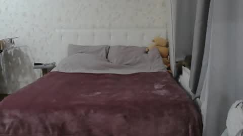 Snapshot of katekalen chatting on 10/07/25, 03:31 Kate Bunny online show from 10/07/25, 03:31