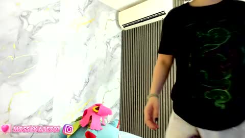 Im Katherine but call me Kate  online show from 01/30/25, 12:16