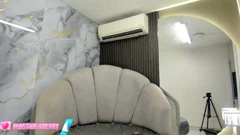 Im Katherine but call me Kate  online show from 02/15/25, 12:11