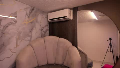 Im Katherine but call me Kate  online show from 04/08/26, 12:05