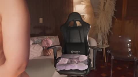  Kate Owens  online show from 04/23/26, 12:29