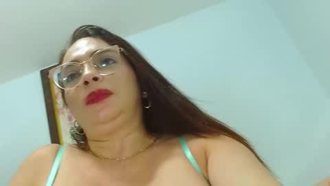 Snapshot of katerineleon chatting on 02/09/25, 03:32 katerineleon online show from 02/09/25, 03:32