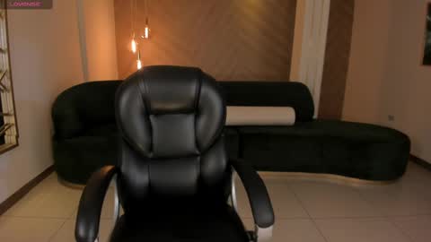 K A T E  online show from 02/09/25, 05:19