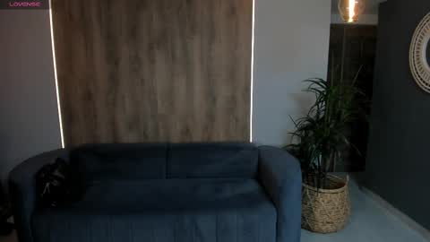 K A T E  online show from 03/08/25, 12:30