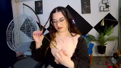 Snapshot of katewalker_ chatting on 06/17/26, 07:15 Kate online show from 06/17/26, 07:15