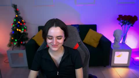 katewillows online show from 12/14/25, 04:34