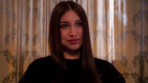 Snapshot of katharynflaig chatting on 04/14/26, 07:25 OLIVIA online show from 04/14/26, 07:25