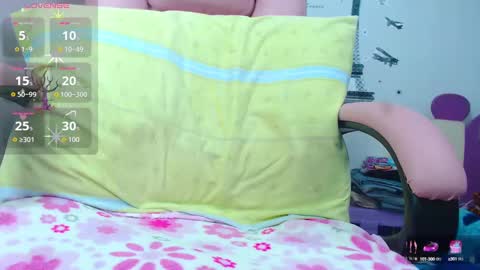 Snapshot of kathelatin4u chatting on 09/17/25, 10:44 kathelatin4u online show from 09/17/25, 10:44