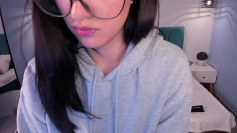 Snapshot of katherin_smith_ chatting on 12/07/24, 10:23 kathe online show from 12/07/24, 10:23