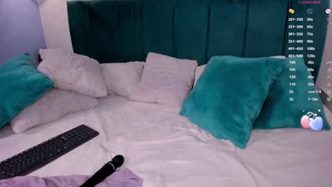 Snapshot of katherin_smith_ chatting on 12/31/24, 10:26 kathe online show from 12/31/24, 10:26