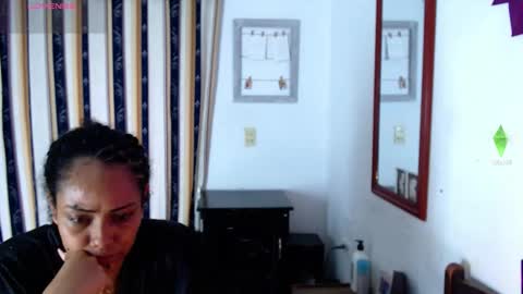 Snapshot of katherincastillo chatting on 10/12/25, 10:42 katherin online show from 10/12/25, 10:42