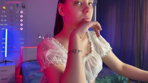 Snapshot of katherine__ross chatting on 05/15/26, 10:33 katherine__ross online show from 05/15/26, 10:33